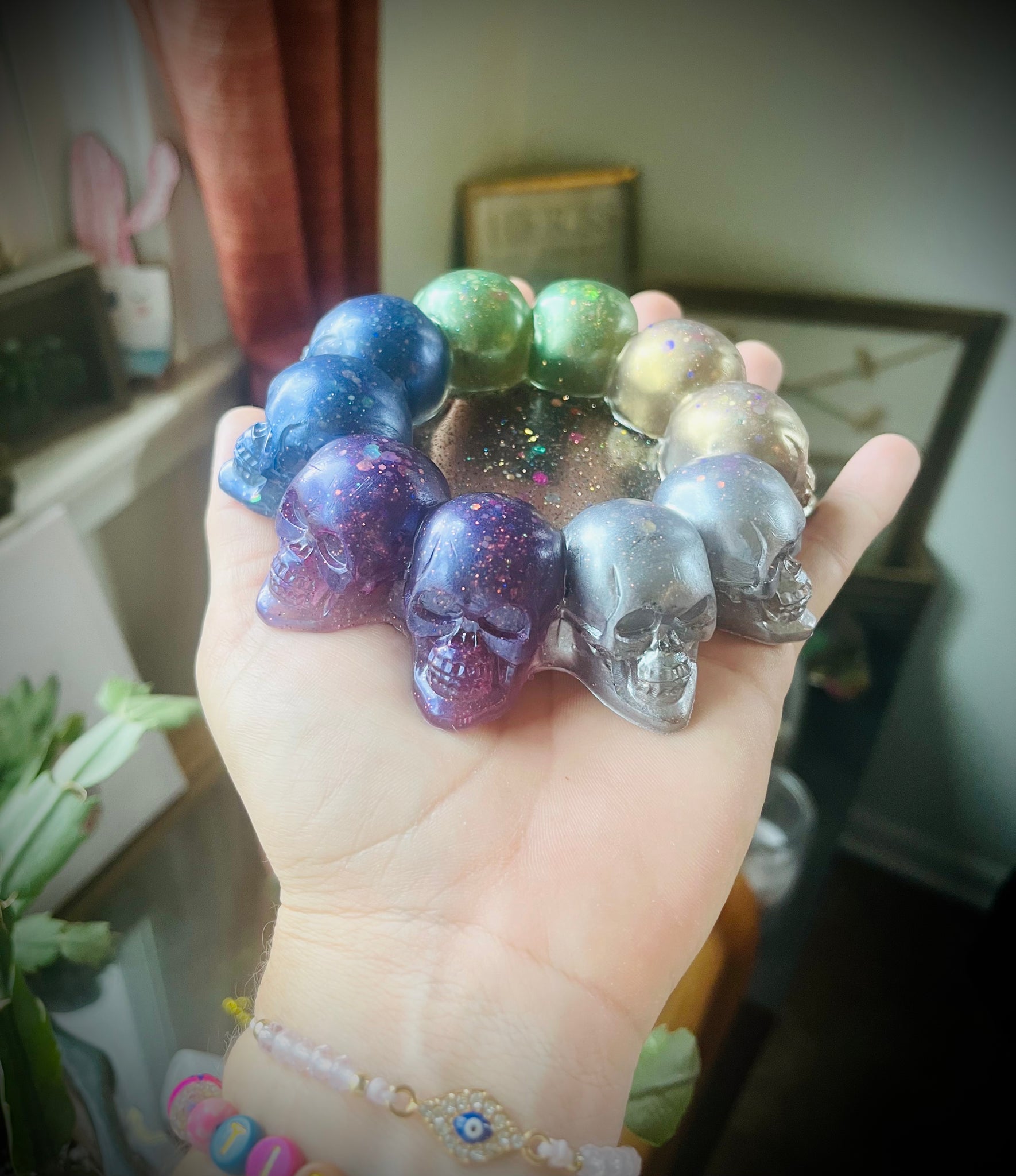 Rainbow skull ash tray