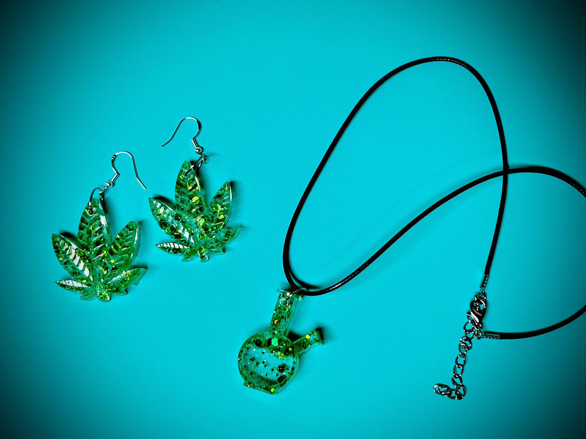 Stoner necklace and earrings set