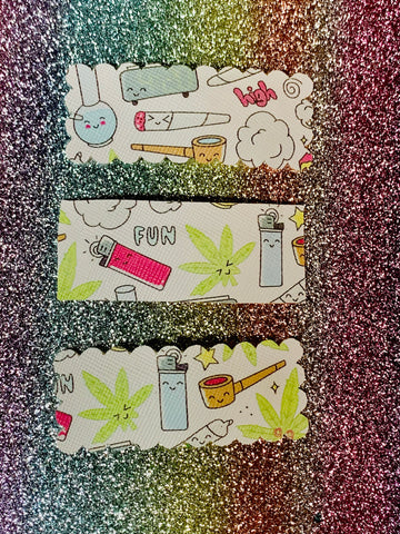 Pot leaf hair clip set
