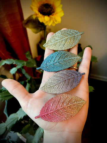 Leaf snap hair clip set