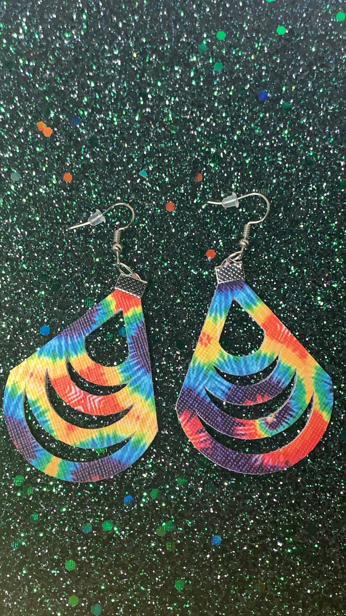 Tie dye cutout dangle earrings