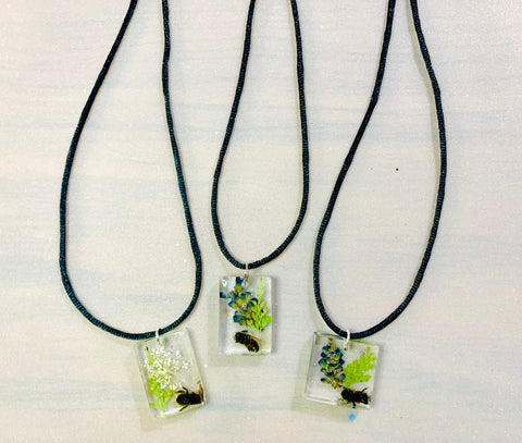 Flower & Bee necklace